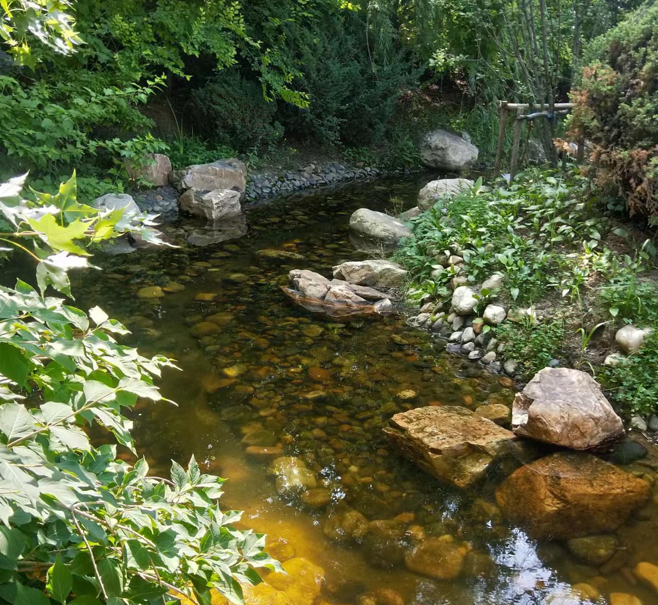 長(zhǎng)春假山噴泉在現(xiàn)代水景中的作用